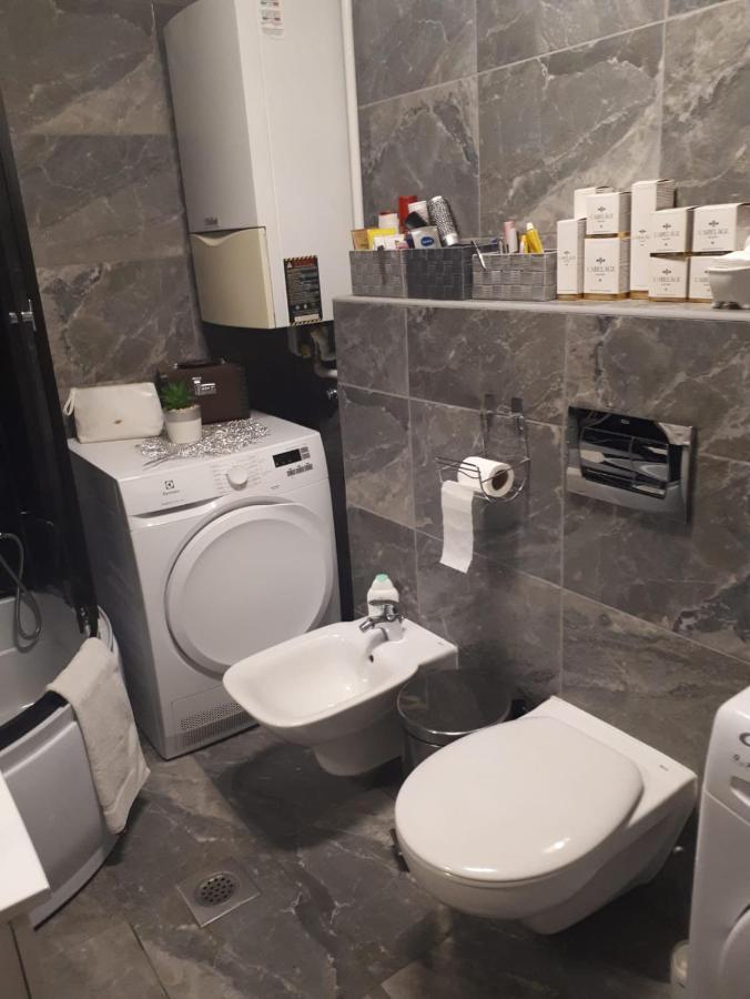 Slatka Sobica Za Dvoje Sa Upotrebom Zajednicke Kuhinje I Kupaonice Zagreb Buitenkant foto
