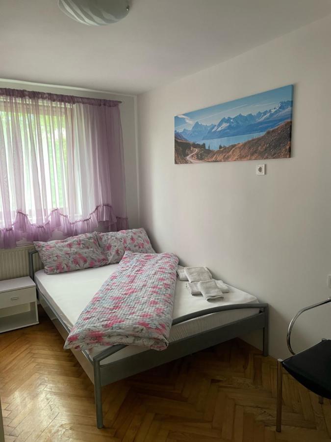 Slatka Sobica Za Dvoje Sa Upotrebom Zajednicke Kuhinje I Kupaonice Zagreb Buitenkant foto